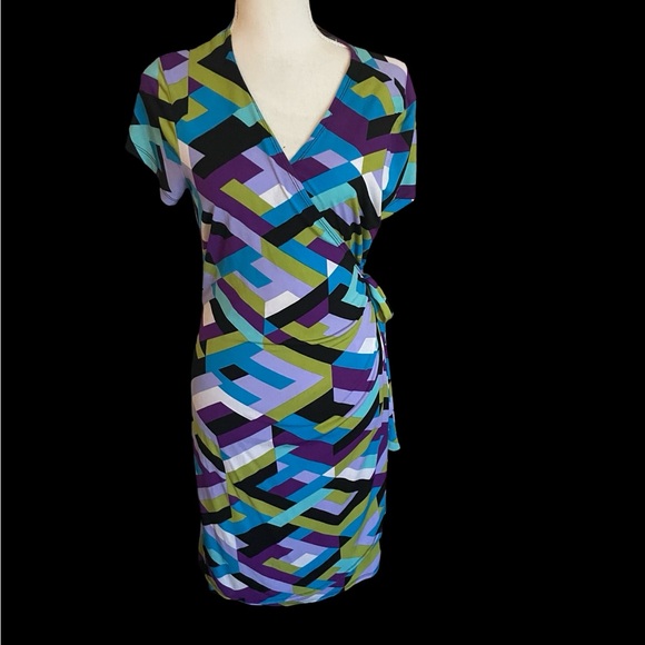 Emma & Michele Wrap Dress purple Green geometric print short sleeves size large - Picture 2 of 15